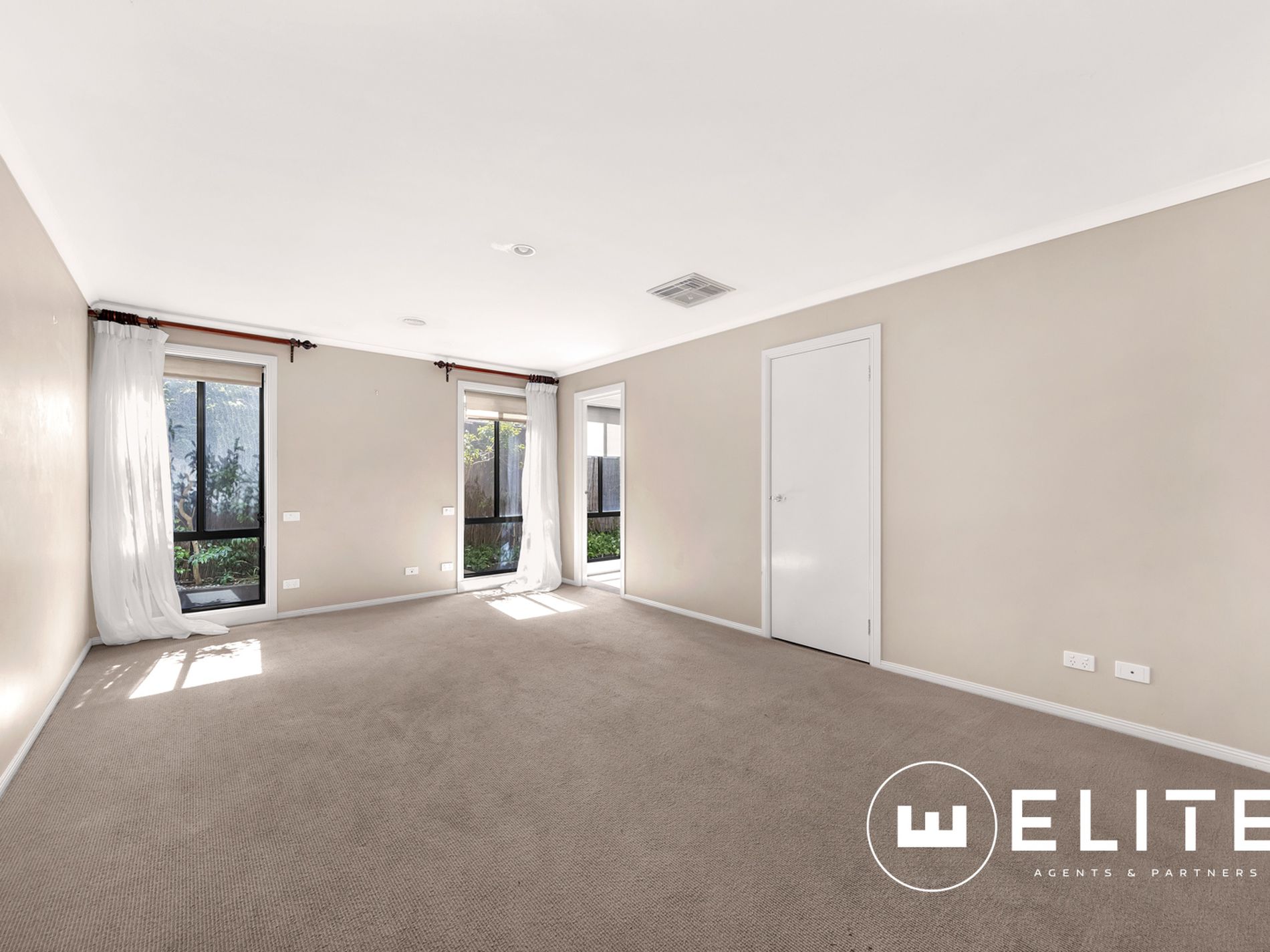 13 The Oval, Berwick