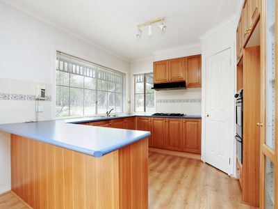 2 May Gibbs Crescent, Lynbrook