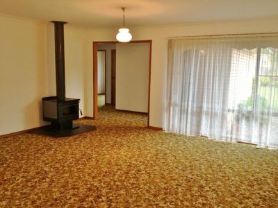 8 Wyoming Avenue, Burrill Lake