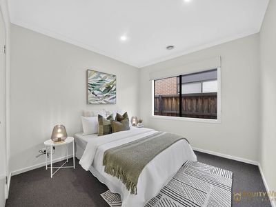 14 Pepita Crescent, Manor Lakes