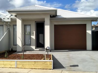 11B Glasswing Street, Tarneit