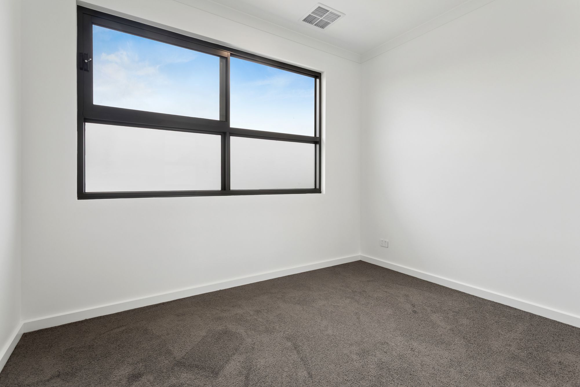 32B Avenue Road, Paradise