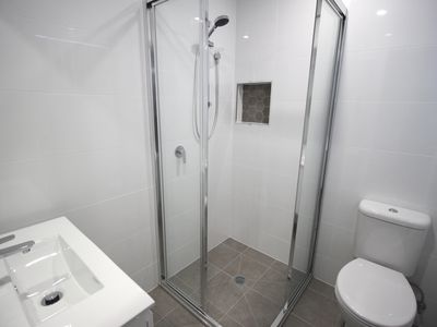 8 Redgum Road, Albion Park