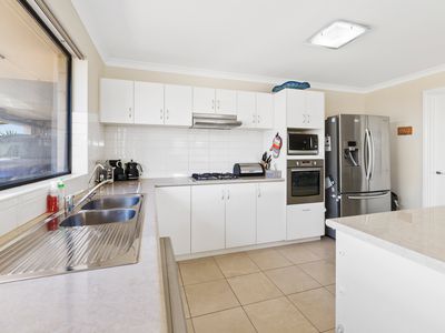 8 Riseberry Way, Somerville