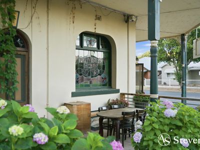 1-3 Bank Street, Avenel