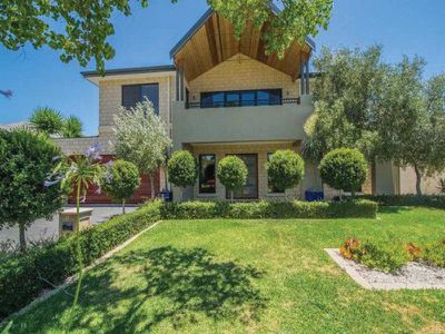 31 Birmingham Parade, Piara Waters