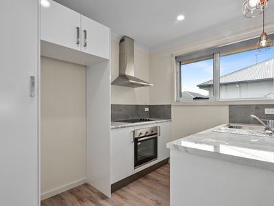 2 / 39 Adelaide Street, George Town