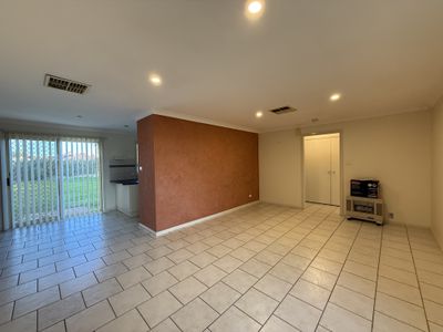 4 Evanside Parade, Griffith