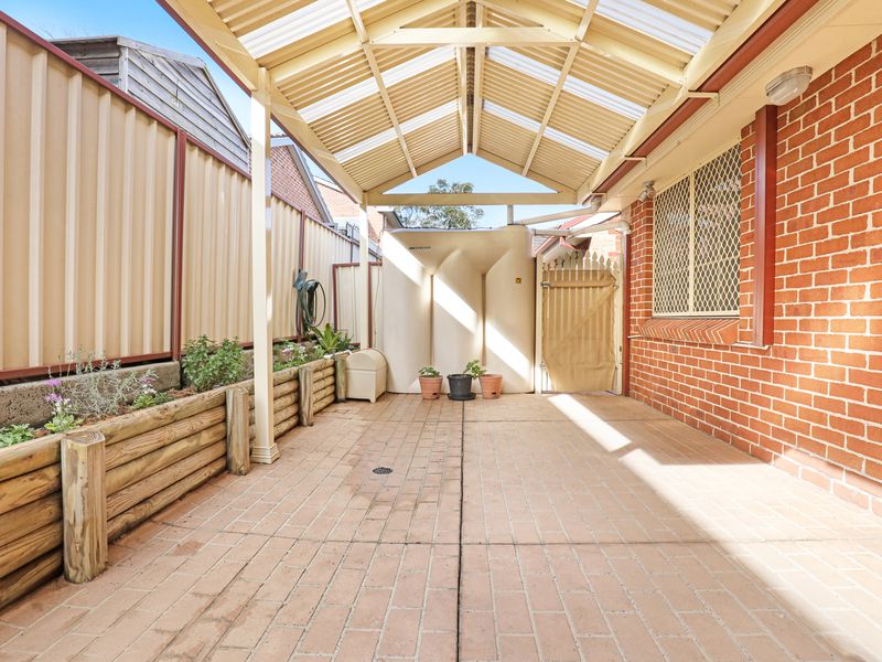 2 / 39 Dempster Street, West Wollongong