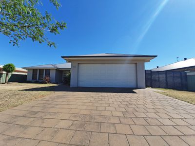 10 Holmwood Drive, Dubbo
