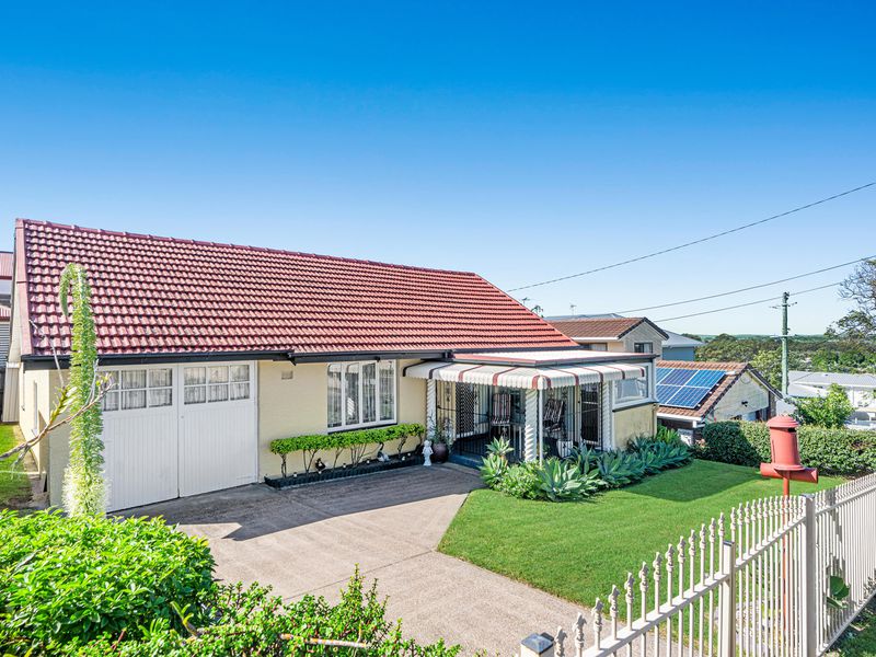 10 Whites Road, Manly West