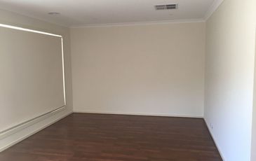 10 Weir Terrace, Officer