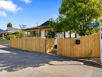 2 Brydon Way, The Wood