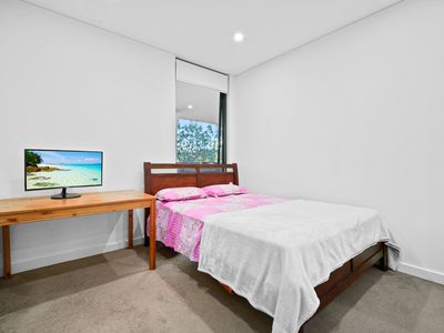 A206 / 37-39  Loftus Crescent, Homebush