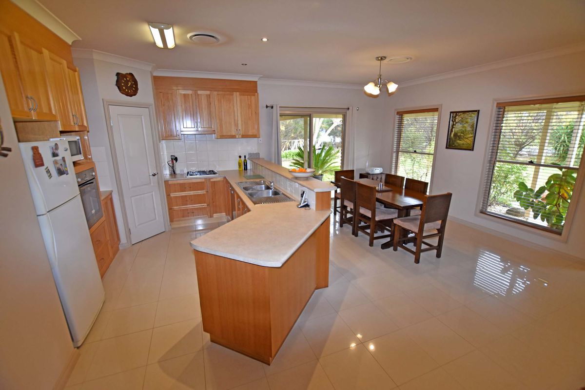 5 Gardadale Drive, Kyabram