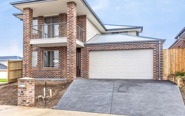 6 Mistover Grove, Officer