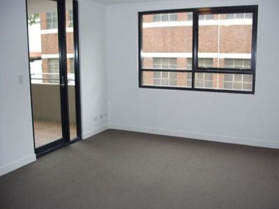 1204 / 93 Macdonald Street, Alexandria