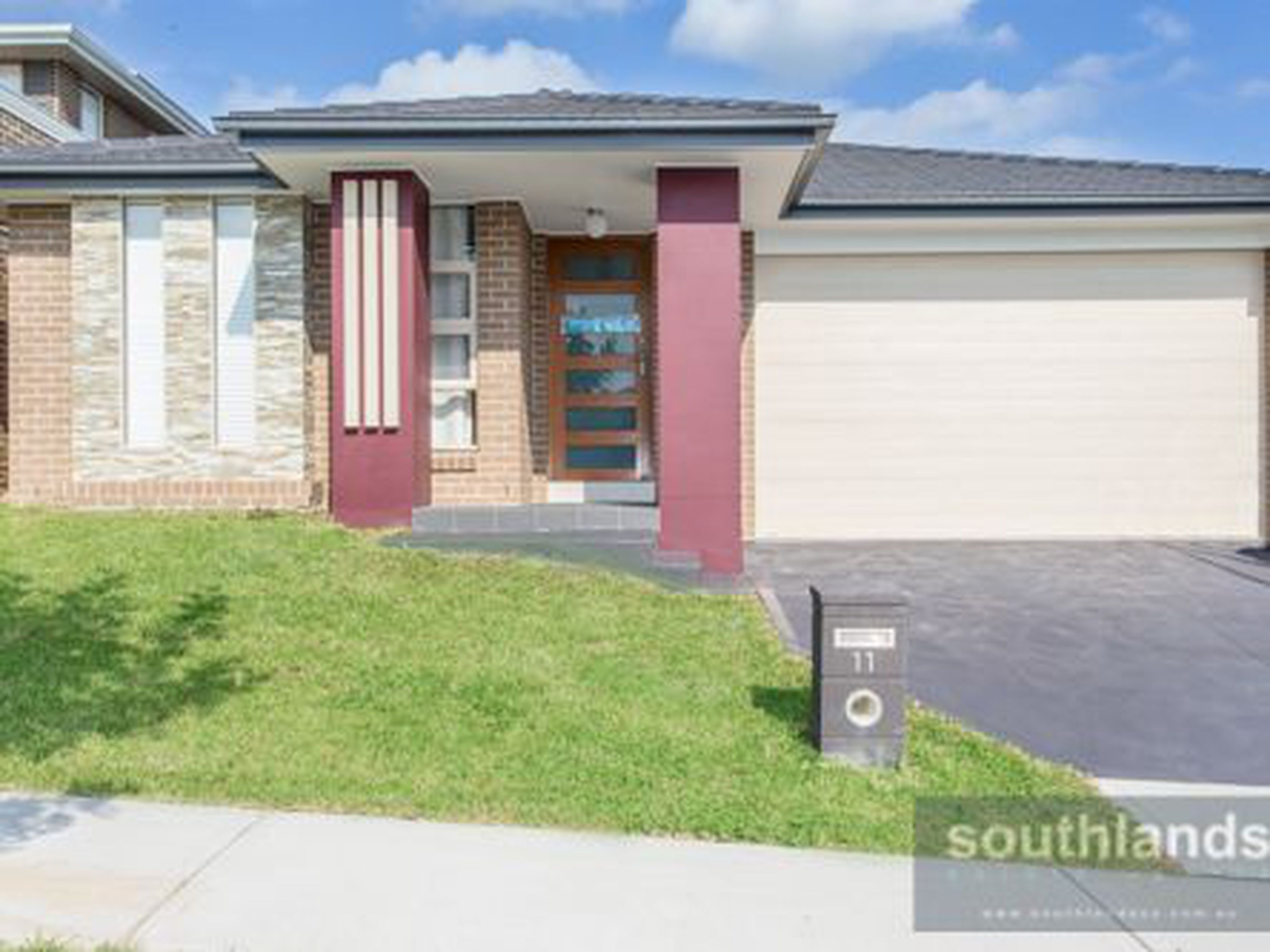 11 Yerrang Avenue, GLENMORE PARK