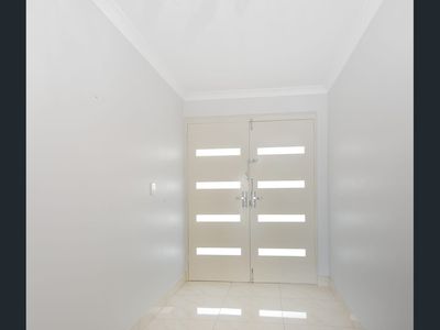 20 Ambleside Parade, Waikiki