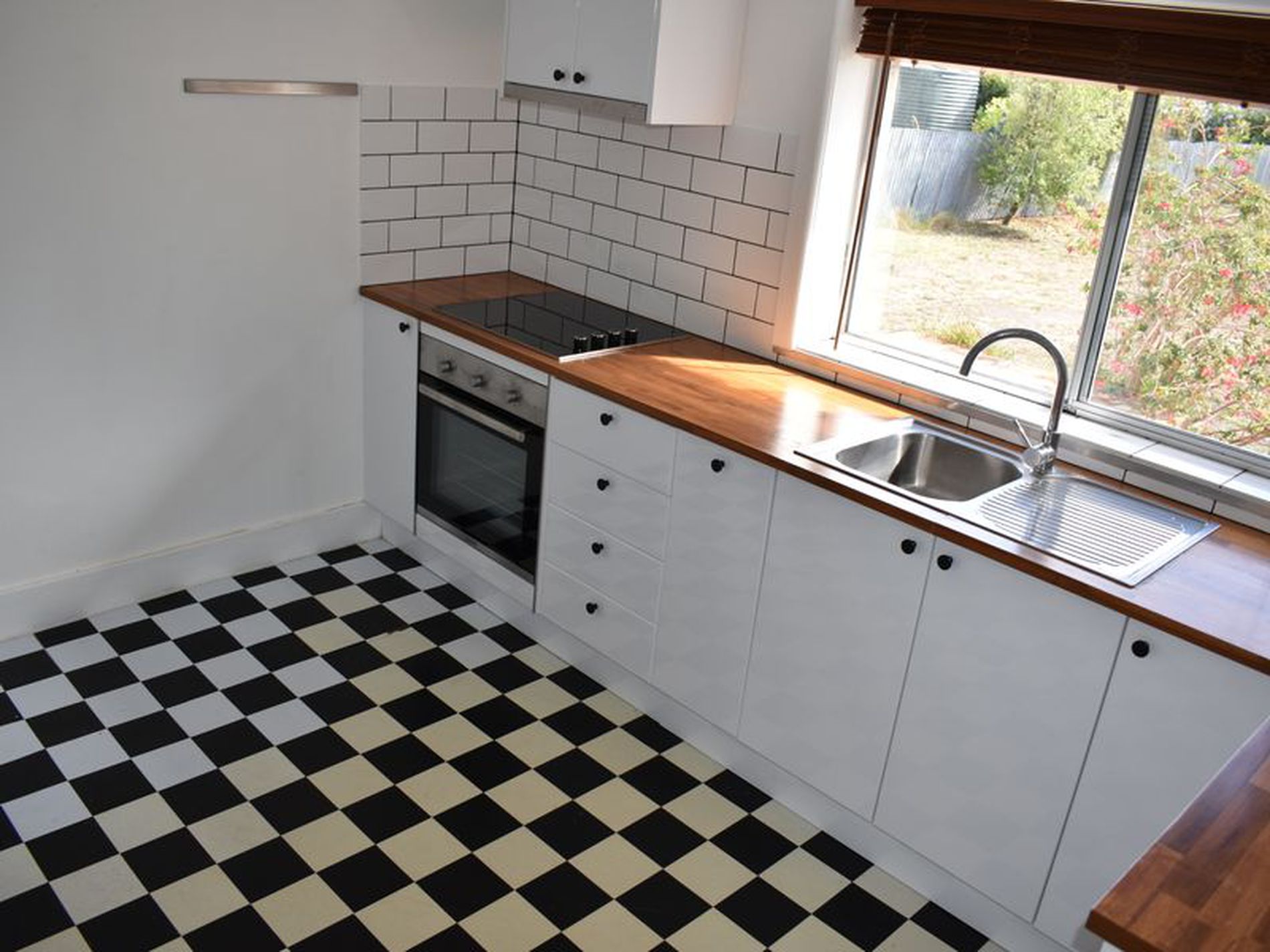 19 Adelaide Road, Millicent