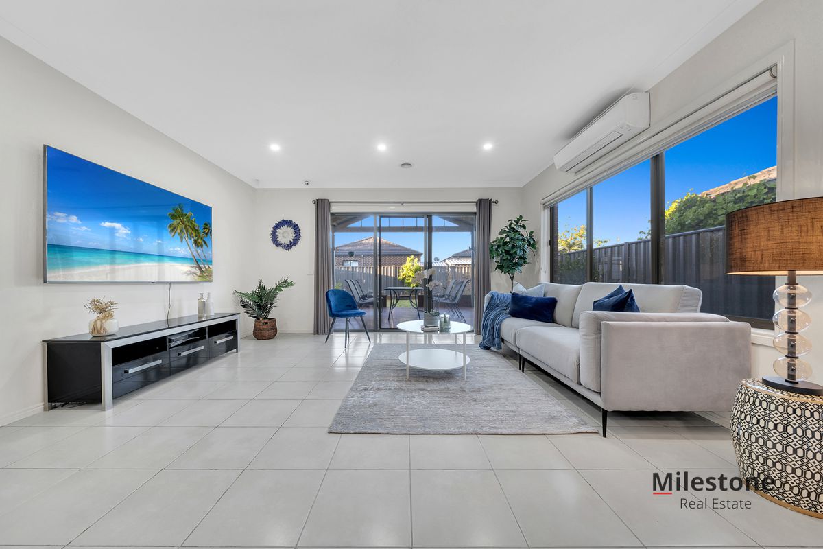 68 Sabel Drive, Cranbourne North