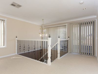 18 Hopegood Place, Lynbrook