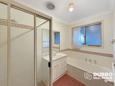 471 Wheelers Lane, Dubbo