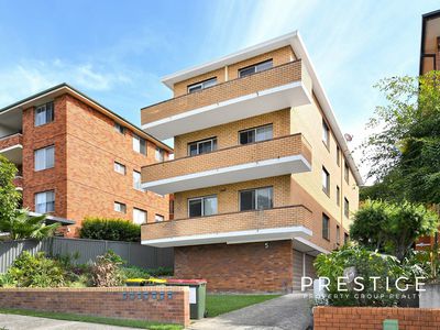 2 / 5 Short Street, Carlton