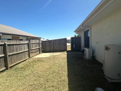 2 / 5 Corack Ave, Cambooya
