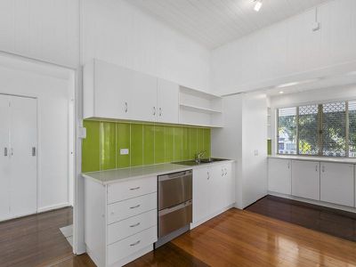 1 / 120 Cypress, Torquay