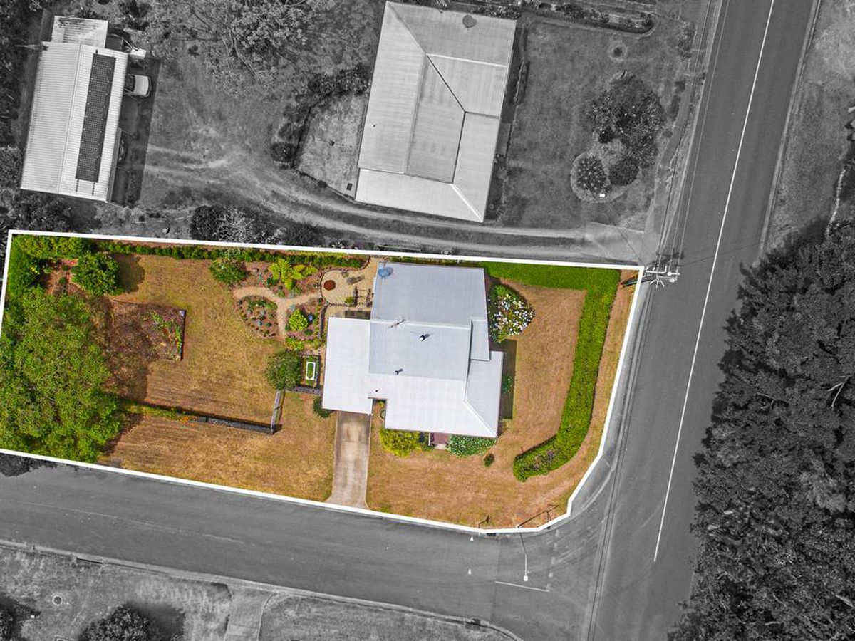 10 Barrine Road, Yungaburra