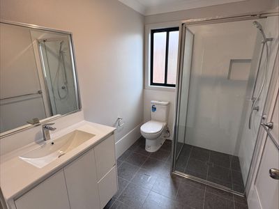 2 / 66 Rowland Avenue, Wollongong