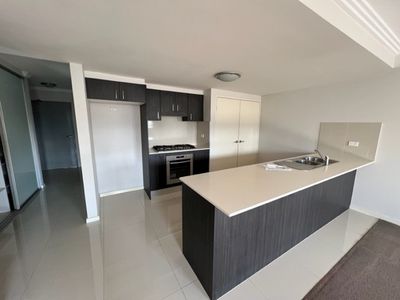 5 / 2 Dressler Court, Holroyd