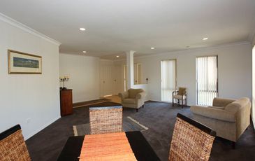 10 Castle Court, Beaconsfield