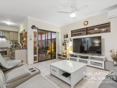 172 Shiraz Boulevard, Pearsall