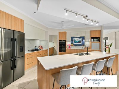 11 Gates Close, Edmonton
