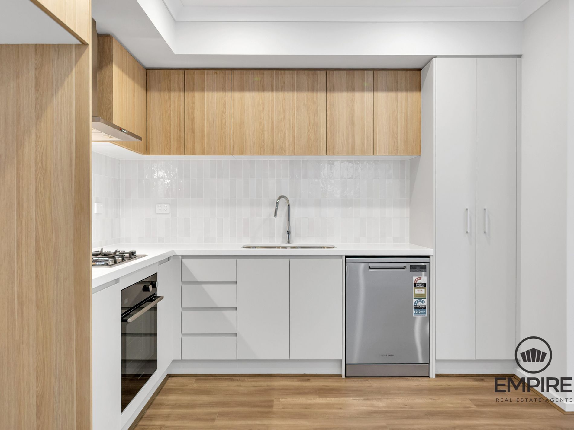 12 California Street, Clyde