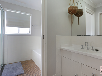 74 & 74a Minnamurra Road, Gorokan