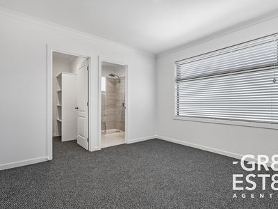 2a & 2b Evelyne Avenue, Cranbourne