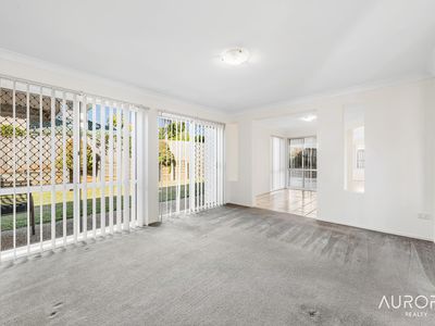 8 Ensign Street, Carindale