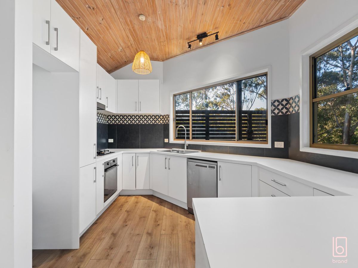 39 Lake Shore Drive, North Avoca