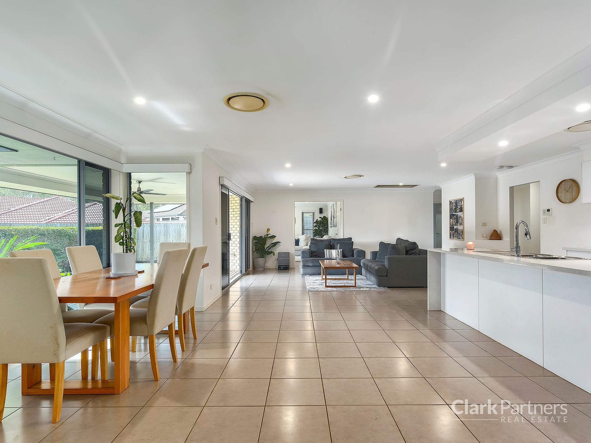 5 Curlew Court, Warner