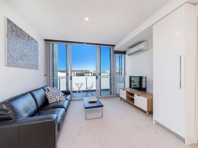 310 / 50 Eastlake Parade, Kingston