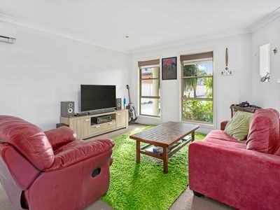 2 / 13 Parkes Street, Oak Flats