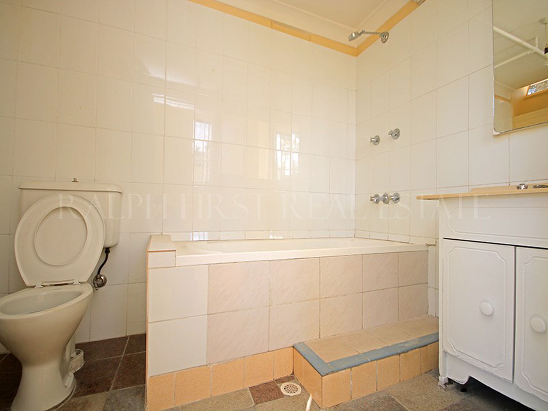 24 Dreadnought Street, Roselands