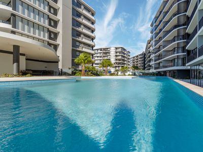 2603 / 10 Sickle Avenue, Hope Island