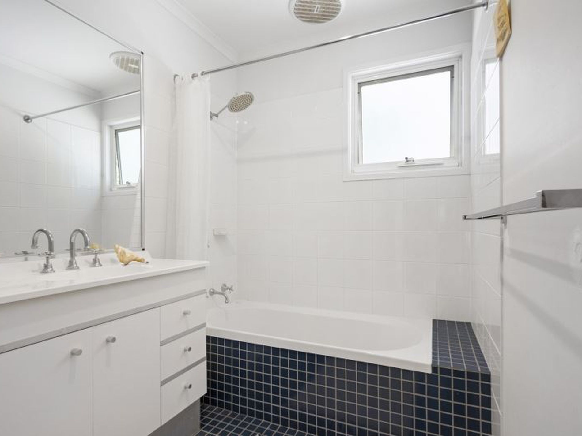 8 Thorne Street, Lake Conjola