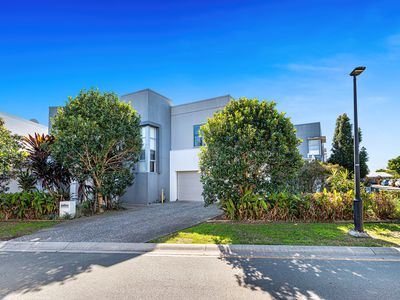 35 Azure Way, Hope Island