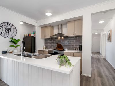 9 Hamilton Court, Heathcote