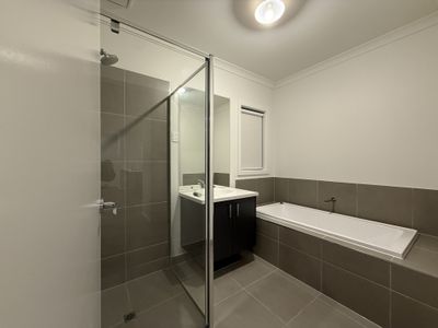 6 Plume Street, Clyde North